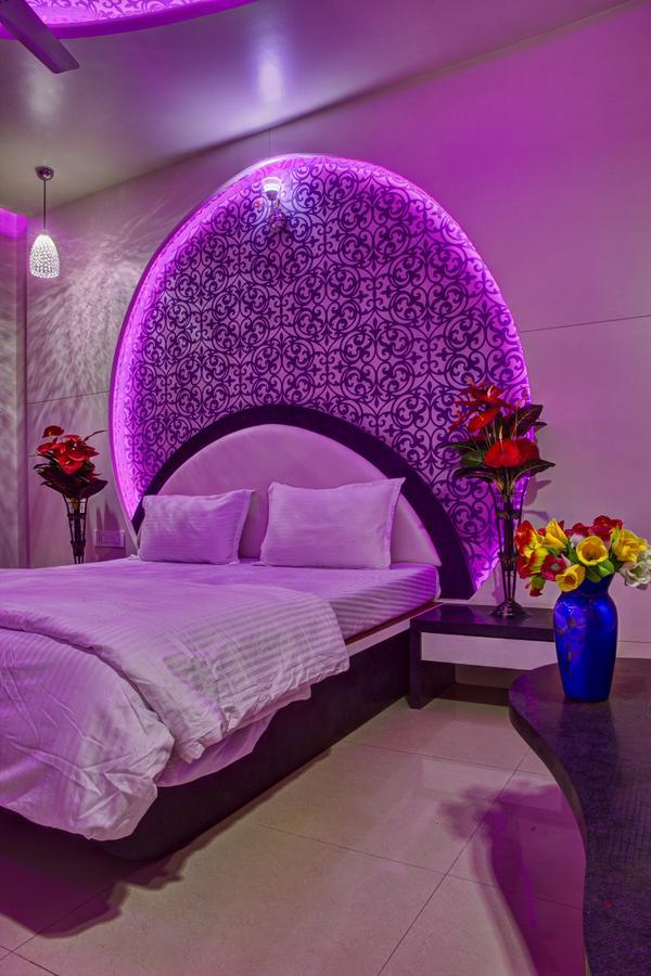 Hotel New Holiday Plaza Nashik Esterno foto